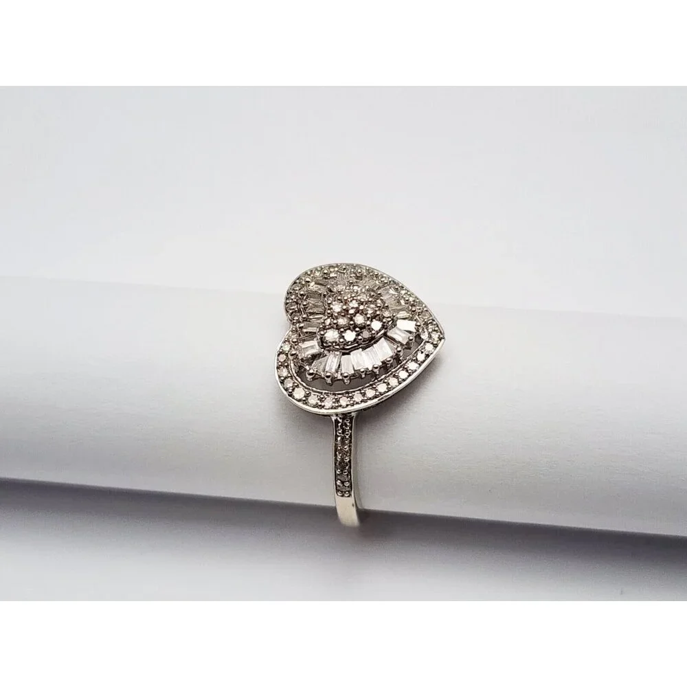 Unique 14K Karat Solid White Gold Designer Ladies Heart Diamond Ring - Size 7.25